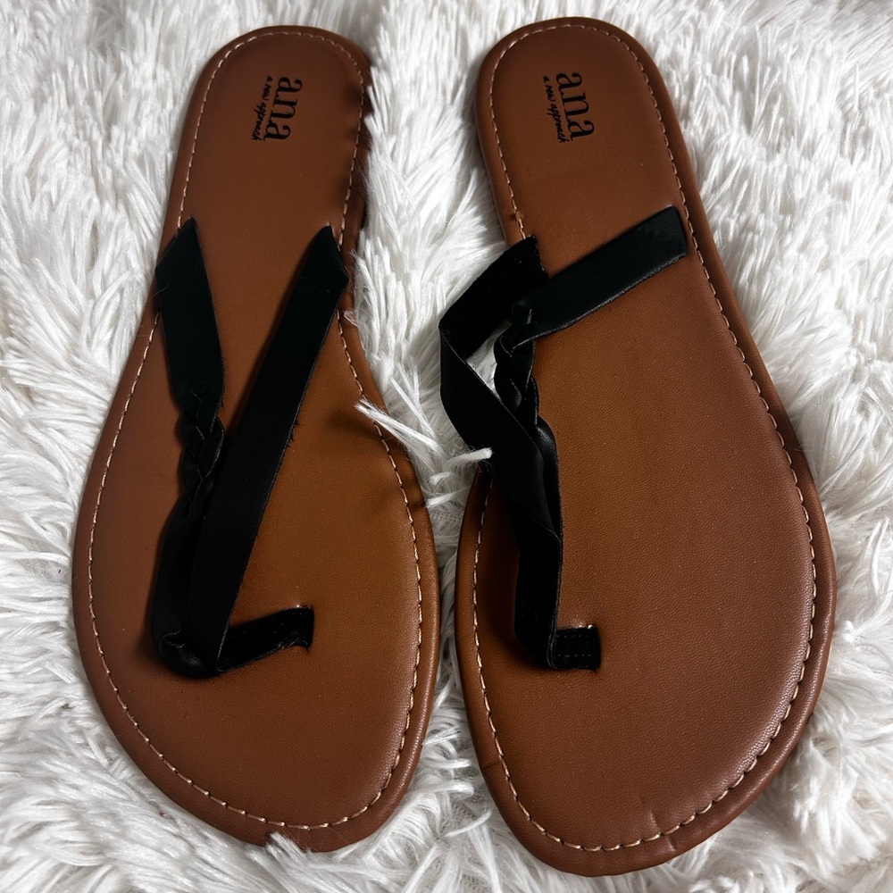 a.n.a Strappy Braided Thong Sandals Black Flat Sandals Womens 10 M NEW